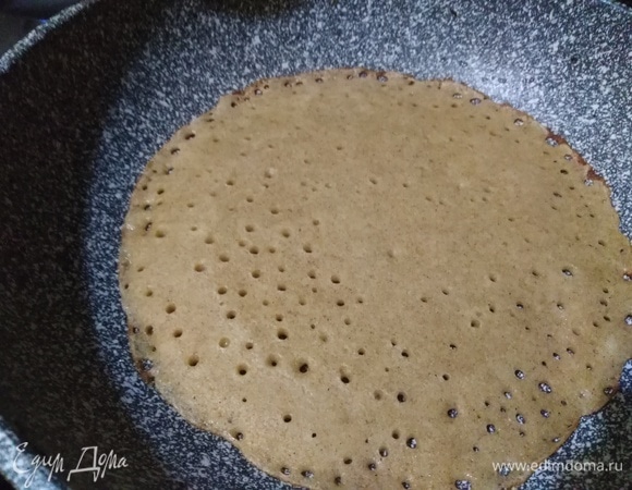 Жарить на хорошо разогретой сковороде, смазанной маслом, на среднем огне.