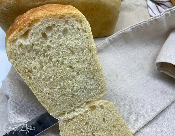 Выпекаем в разогретой духовке при 230°C 10 минут. Далее снижаем температуру до 180°C и выпекаем еще 35–40 минут. Но ориентируйтесь на свою духовку. Готовый хлеб сразу необходимо достать из форм и остудить на решетке.