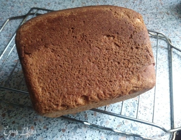 Готовый хлеб завернуть в полотенце до полного остывания.