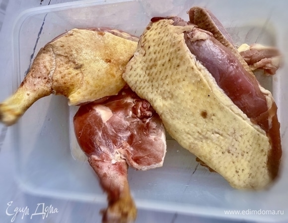 Для приготовления этой еды оптимально взять грудку и ножки.