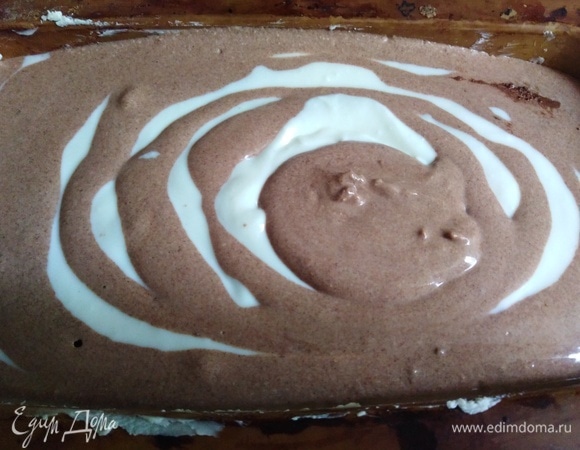 Поставить в разогретую духовку. Запекать при 190°C 1 час.