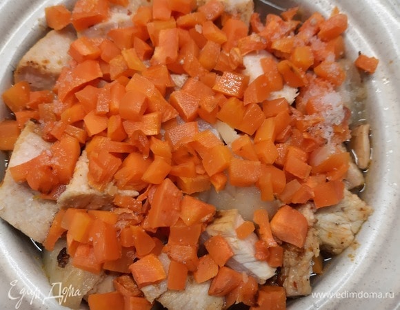 Перемешиваем и подаем со сметаной и зеленью! Приятного аппетита и хорошего настроения!