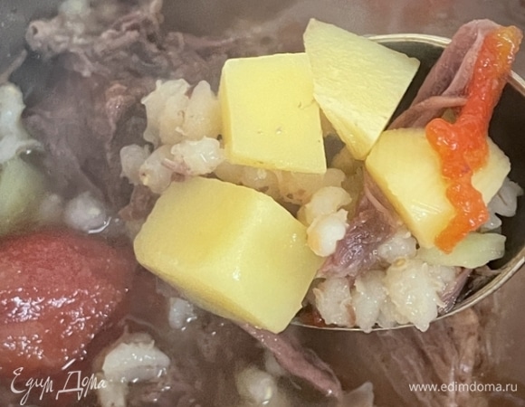 Пока суть да дело, а картошка уже сварилась. Перловка, кстати, тоже.