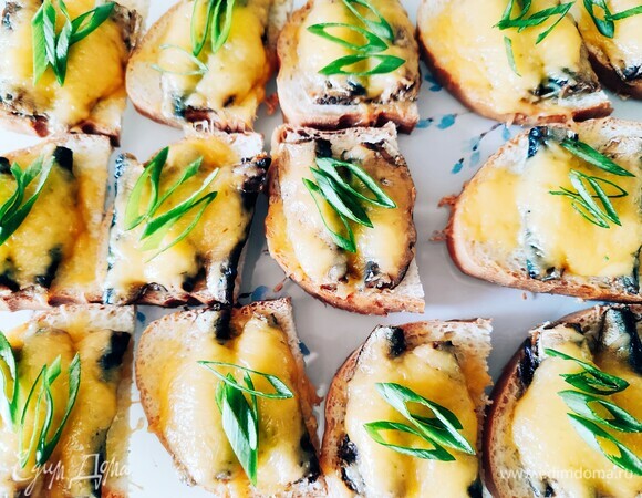 Подавать можно и теплыми, и холодными. По желанию украсить зеленым луком.