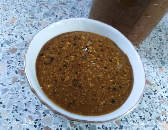 Добавлять в конце приготовления мяса нужное вам количество, перед этим хорошо встряхнув емкость с соусом. Приятного аппетита!