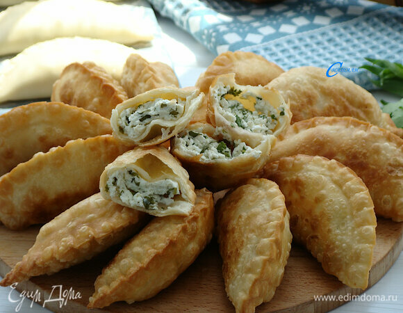 Мини-чебуреки получаются сочными, вкусными и ароматными! 