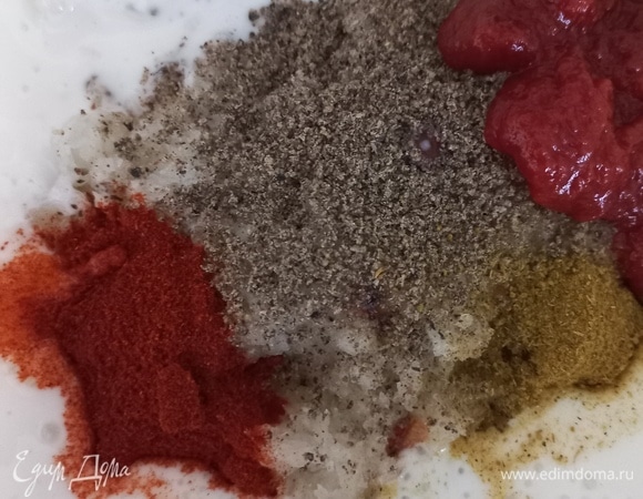 Залейте все кефиром.