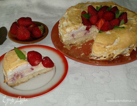 Подать пирог к столу вместе с любимым напитком. Угощайтесь! Приятного аппетита!