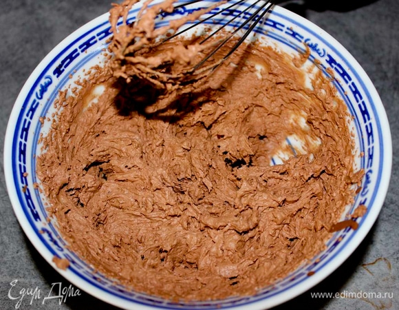 На следующий день взбейте ганаш, добавив загуститель.