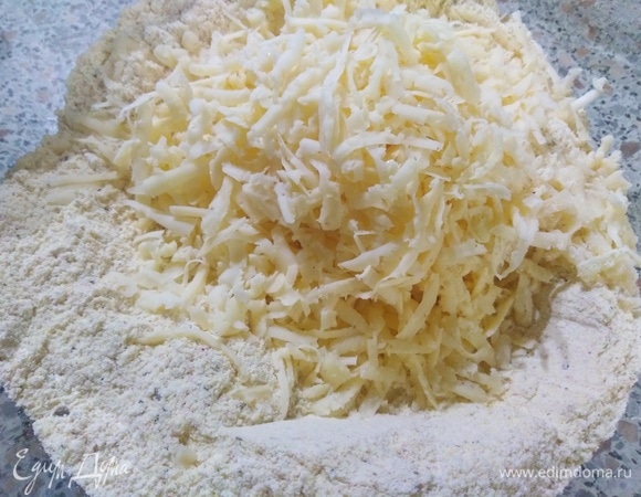 Следом натертый сыр.