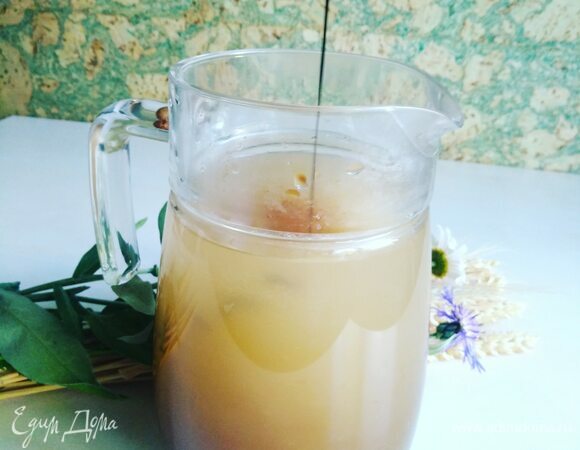 Затем добавляю квасное сусло, перемешиваю.