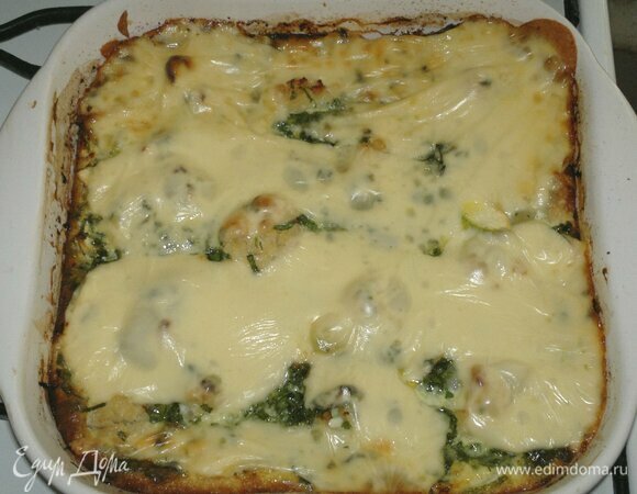 Готовую запеканку достаньте из духовки и немного остудите.