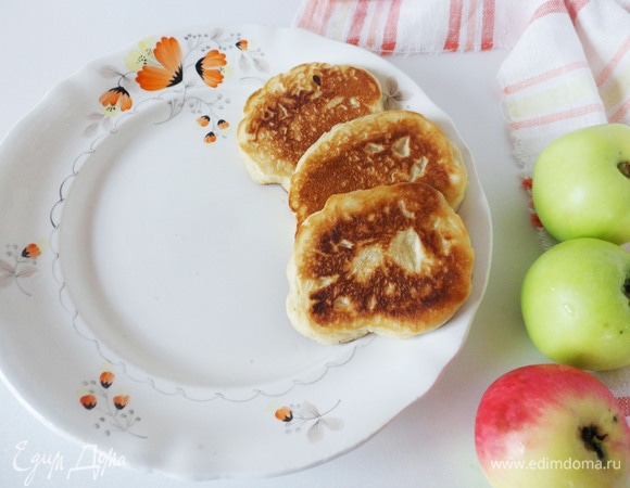 Первые оладушки готовы.