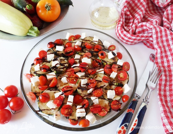 Салат с кабачками гриль готов. Рекомендую приготовить!