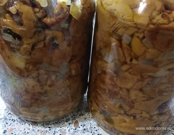 Разложить в горячем виде в чистые банки. Остудить. Убрать в холод. Приятного аппетита!