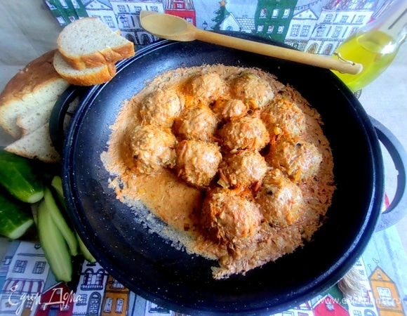 Томить под крышкой около 40 минут.