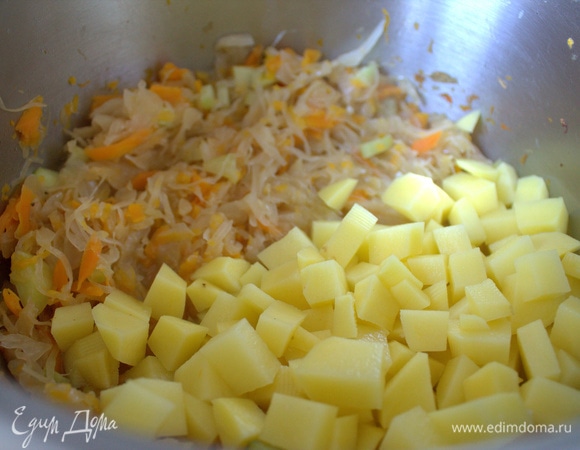 Позже добавить картофель кубиком.