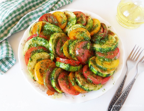 Кабачки с помидорами, зеленью и чесноком готовы. Рекомендую приготовить!