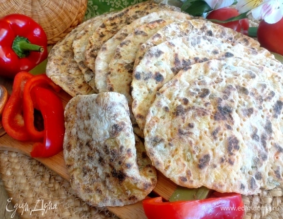 Лепешки эластичные, можно скрутить с начинками в трубочку.