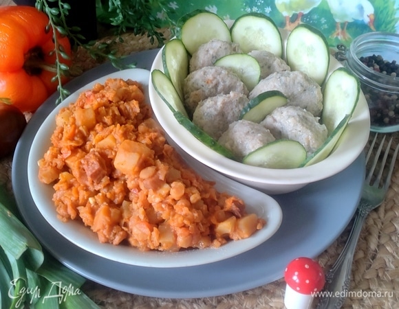 Подавайте рагу с мясными шариками вместе или по отдельности.