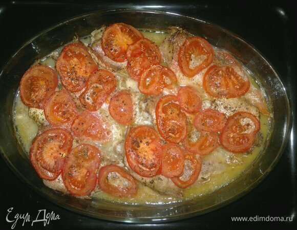 Готовое блюдо достаньте из духовки.