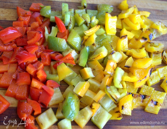 Для удобства нарежьте.