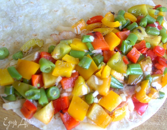 Далее — разноцветные овощи.