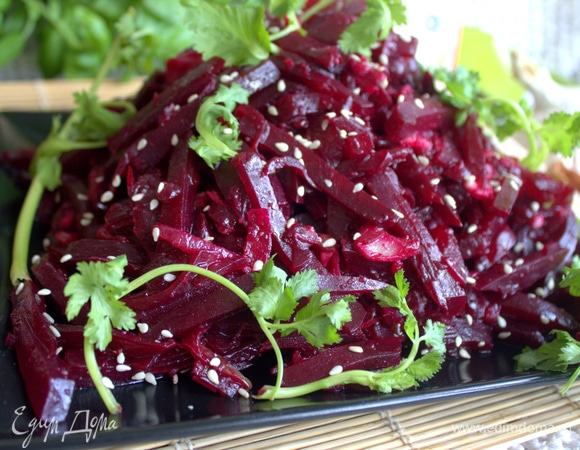 Перемешайте и охлаждайте часа три. 