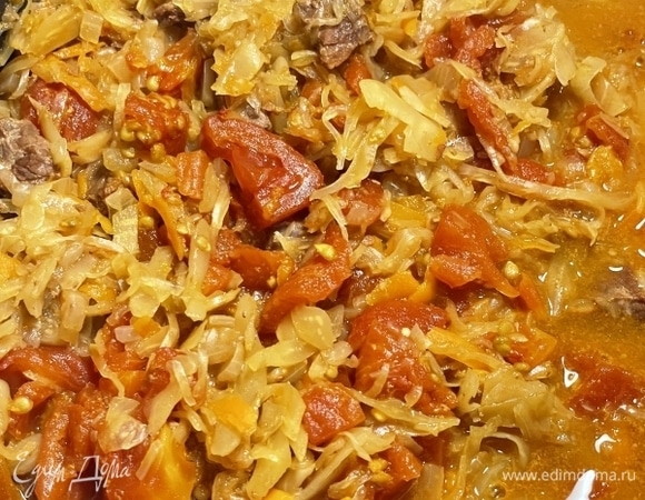 Помидоры, кстати, и форму не потеряли, и притомились очень качественно, отдав свои летние ароматы и вкус приварку. Но и сами не превратились в «просто красные ошметки». Очень все гармонично получилось.