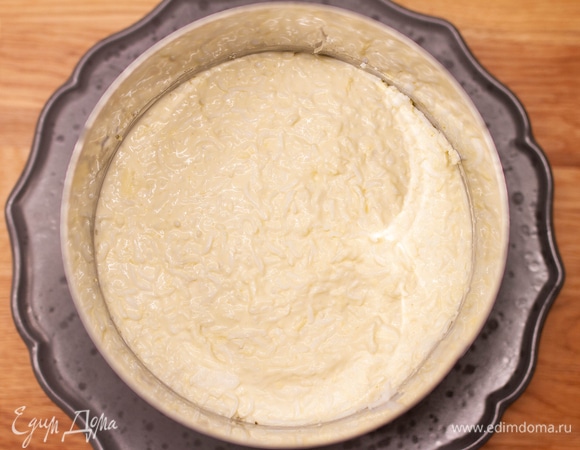 Добавить майонез.