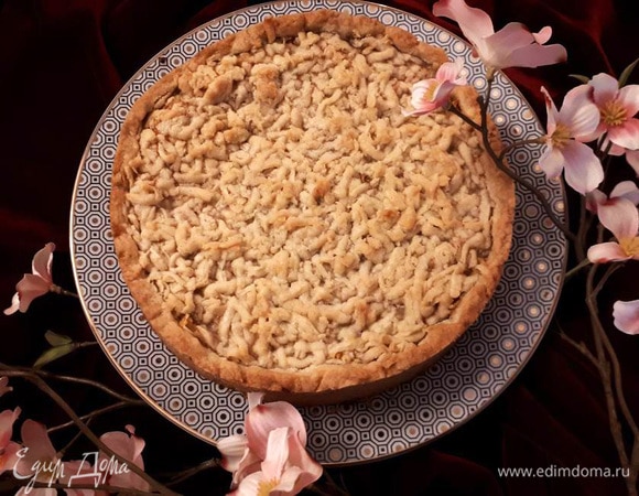 Выпекайте в духовке, разогретой до 180°C, примерно полчаса (до розовой корочки).