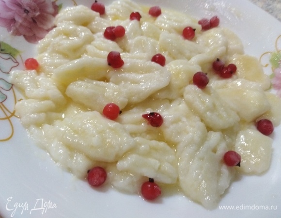 Подавайте со сливочным маслом, ягодами, вареньем. Приятного аппетита!