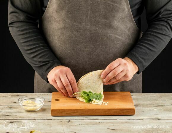 На 3 часть — тертый твердый сыр и руколу.