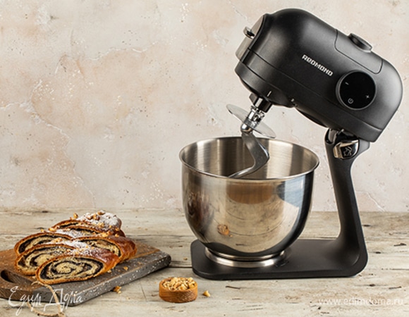 Оставьте постоять 30 минут и выпекайте в разогретой до 200°С духовке 40 минут.