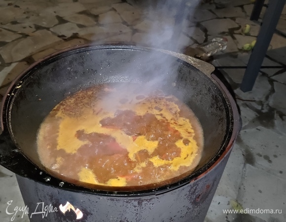 Добавить горячей воды.