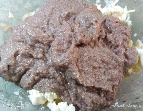 Соединить с икорной массой.