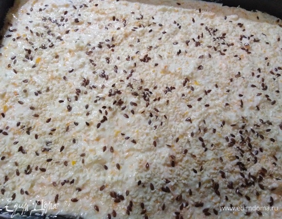 Выложить в смазанную растительным маслом форму. Поставить в разогретую духовку.