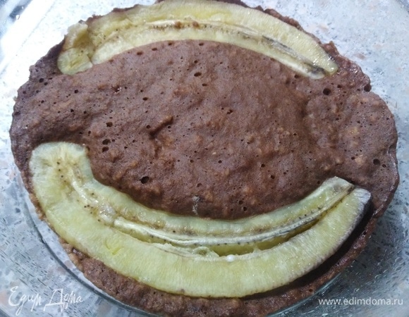 Поставить в микроволновку. Выпекать 5 минут на максимальной мощности.