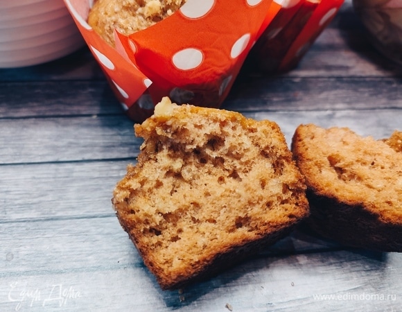 Мякиш у маффинов получается рыхлый и влажный.