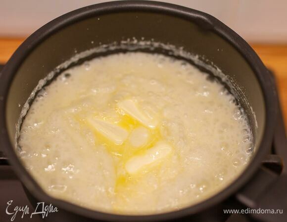 Затем добавить сливочное масло. Перемешать.