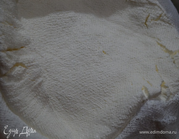 Через 4–6 часов сыр готов.