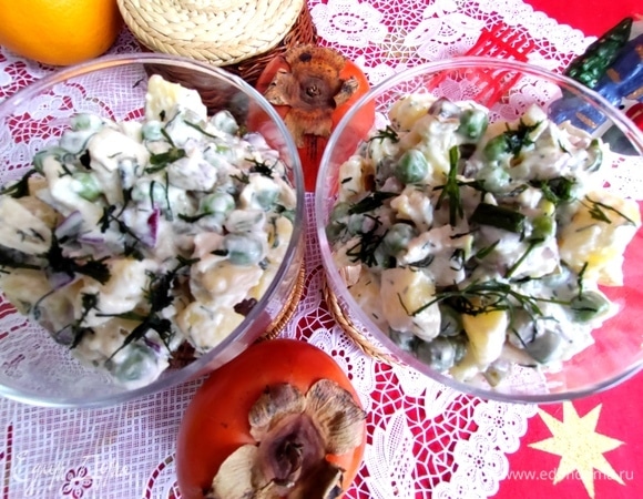 Перемешать, разделить на две порции.