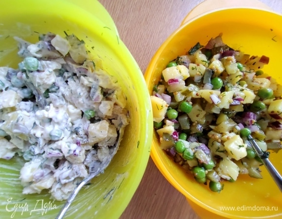 Итак, два вида салата готовы. Им лучше настояться в холодильнике.
