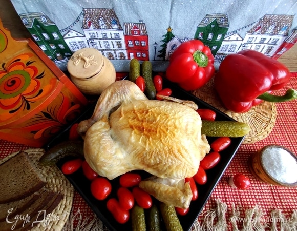 Я запекала курицу в одноразовой форме, после приготовления форму с солью выбросила, так как соль впитывает все лишние жиры с курицы.