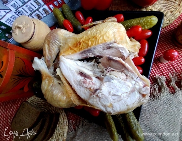 Кстати, по такому принципу я запекаю и куриные окорочка, тоже кладу на соль, только время готовки меньше.