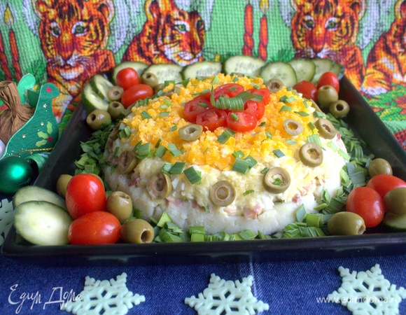 Салату лучше настояться в холодильнике.