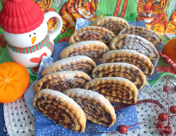 Посыпать пудрой для украшения.