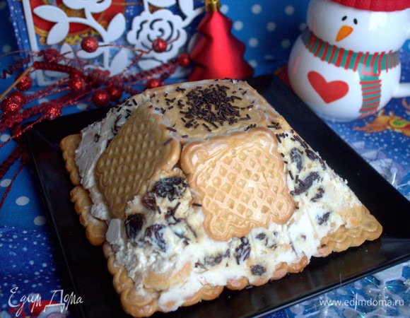 Украсить по своему усмотрению. Можно посыпать готовой сахарной крошкой или натереть шоколад.