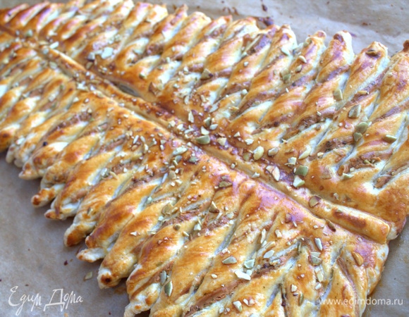 Выпекать 20–25 минут при 180°C. Чтобы не подгорело, накрыть в процессе пергаментом.