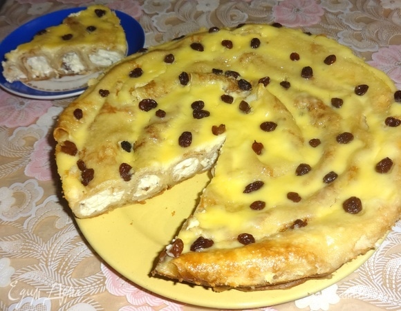 Разрезать на порции и подать к чаю, кофе или другому напитку. Приятного аппетита!